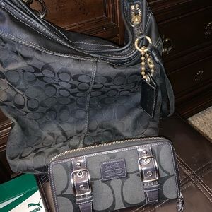 Coach purse and wallet black great shape